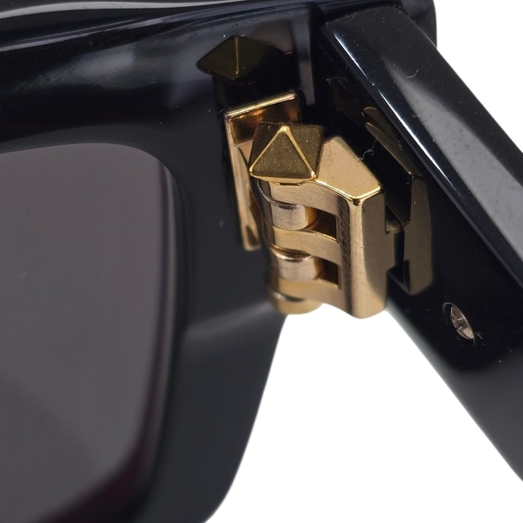 VALENTINO Black Square Sunglasses - Picture 8 of 9